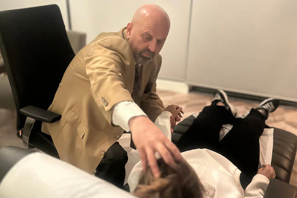 Hipnoz Sürecinde Telkinlerin Rolü ve Etki Mekanizmaları